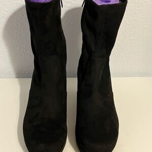 NWOT Black Women's Suede Stretchy Ankle Boots Size 9
